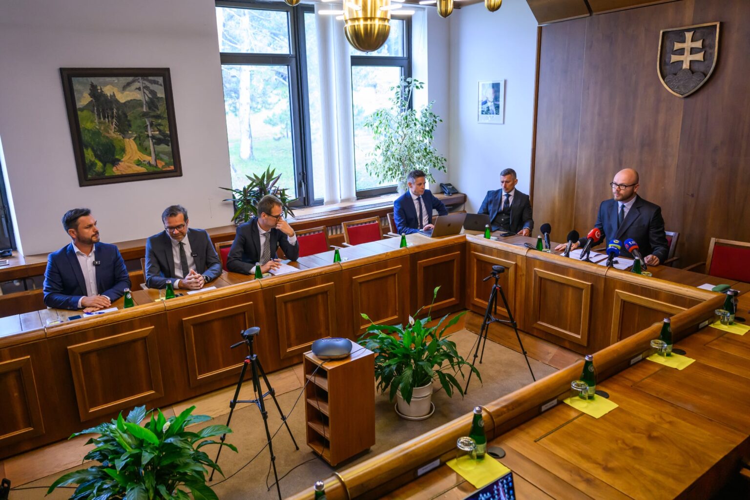 V piatok sa konal mimoriadny zdravotnícky výbor. Bol však neuznášaniaschopný. Neprišiel ani minister zdravotníctva Kamil Šaško. Foto: TASR/Jaroslav Novák