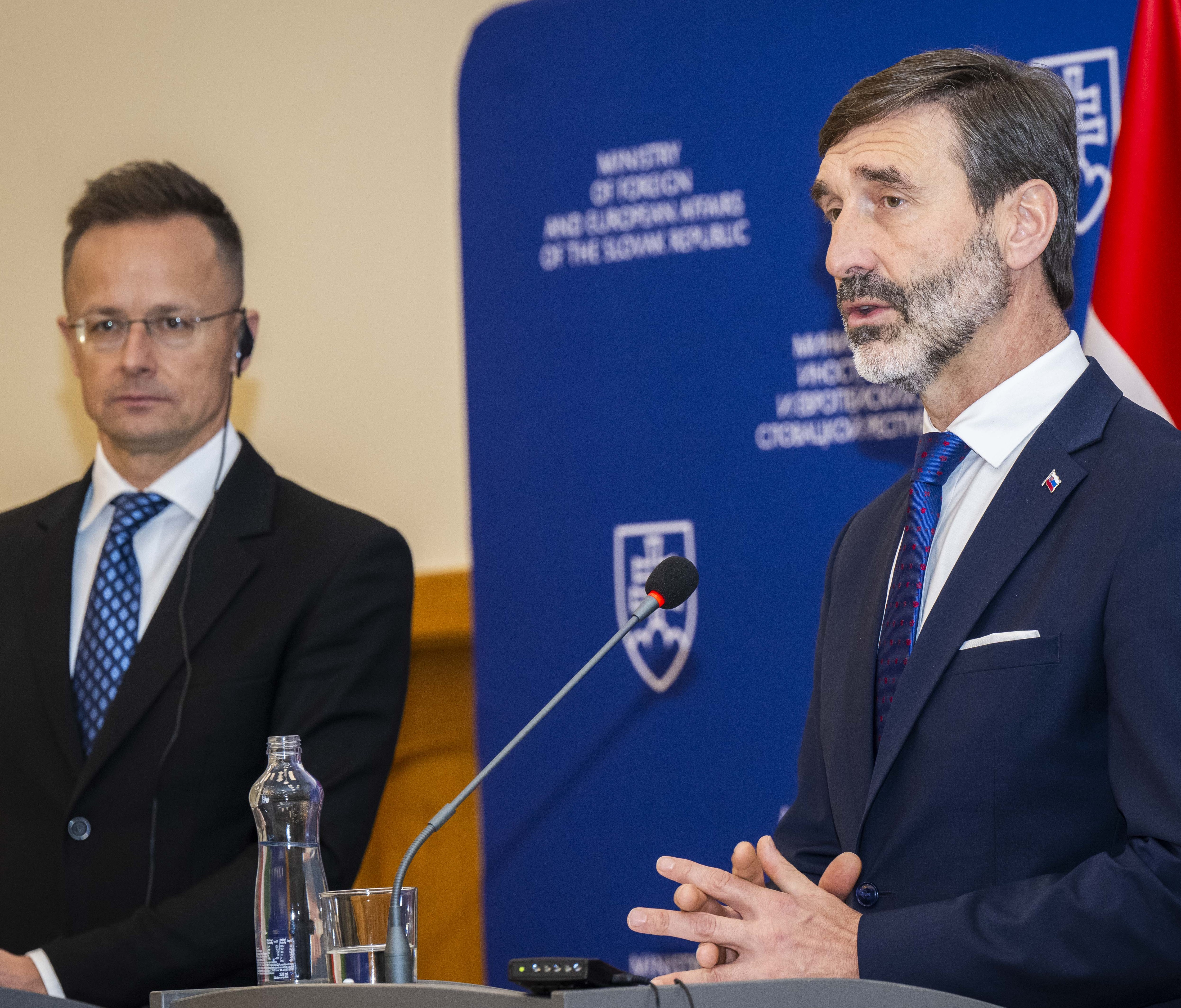 Slovensko a Maďarsko kritizujú postup EÚ pri Družbe