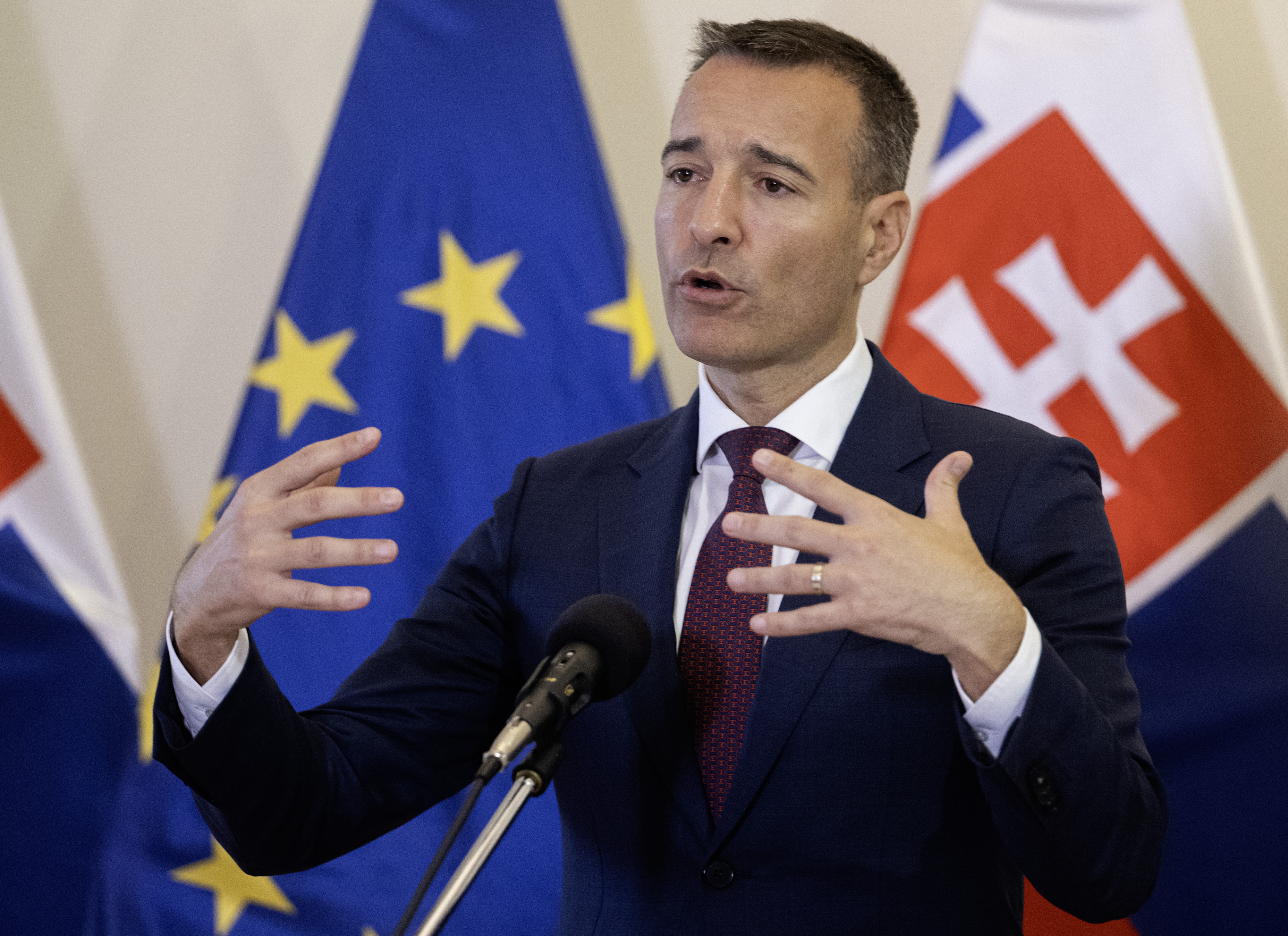 Diskusiu o školských zákonoch preložili. Návrh o financovaní škôl vláda stiahla