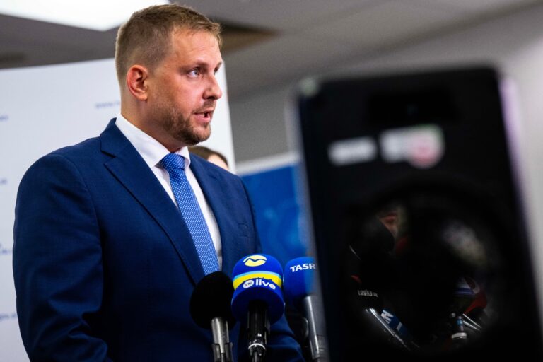 Šaško spustil viaceré audity, varuje pred obohacovaním na úkor pomoci