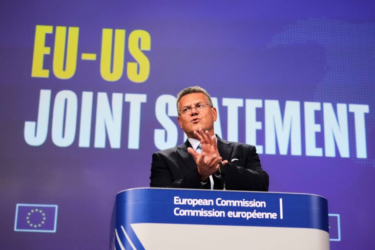 EÚ a USA sa dohodli na znížení ciel a širšej obchodnej spolupráci