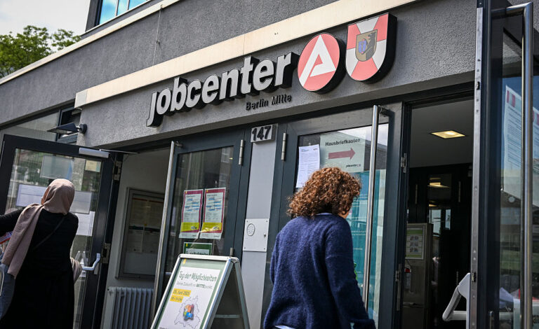 Ein Jobcenter in Deutschland. Foto: ens Kalaene/picture alliance via Getty Images