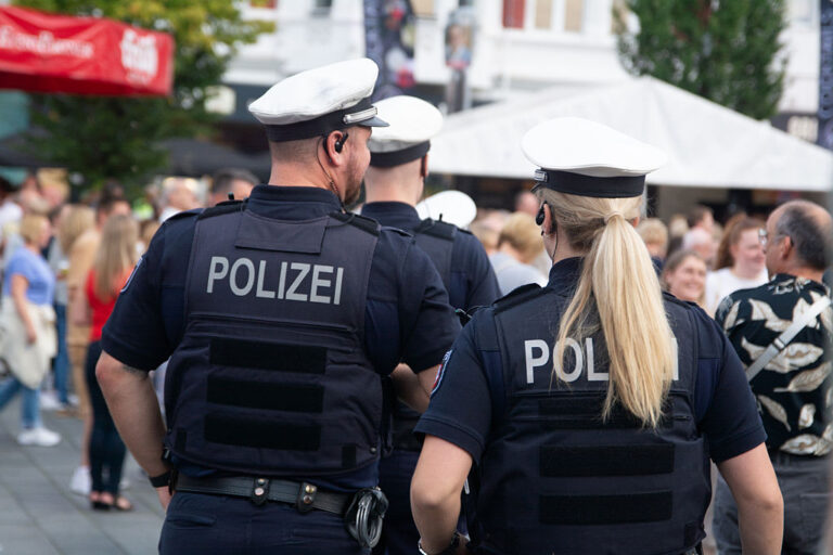 Die Polizeistatistik zeigt: Viele Gruppenvergewaltigungen werden von Migranten begangen.
Foto: Ying Tang/NurPhoto via Getty Images