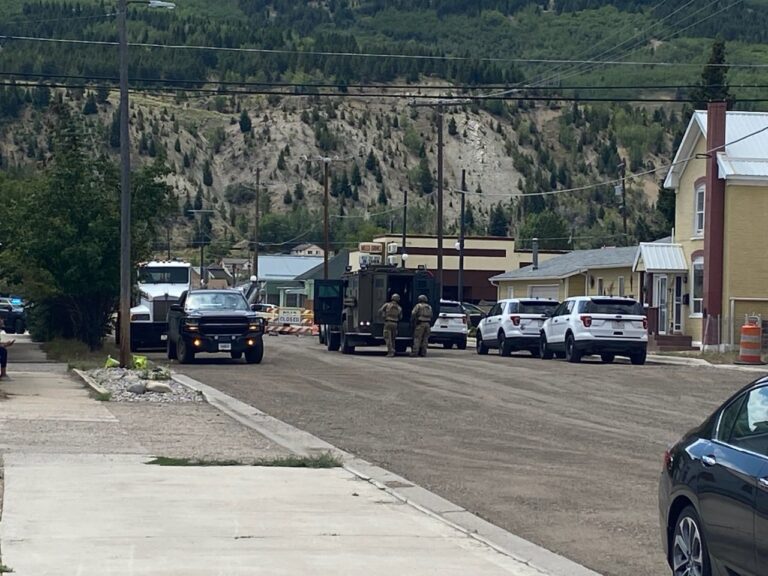 Masaker v montanskom bare: Štyria mŕtvi, podozrivý 45-ročný muž žil neďaleko