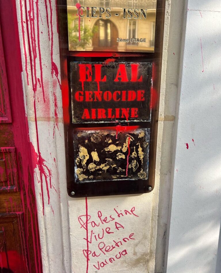 Izrael obviňuje Macrona: útok na El Al v Paríži súvisí s jeho postojom k Palestíne