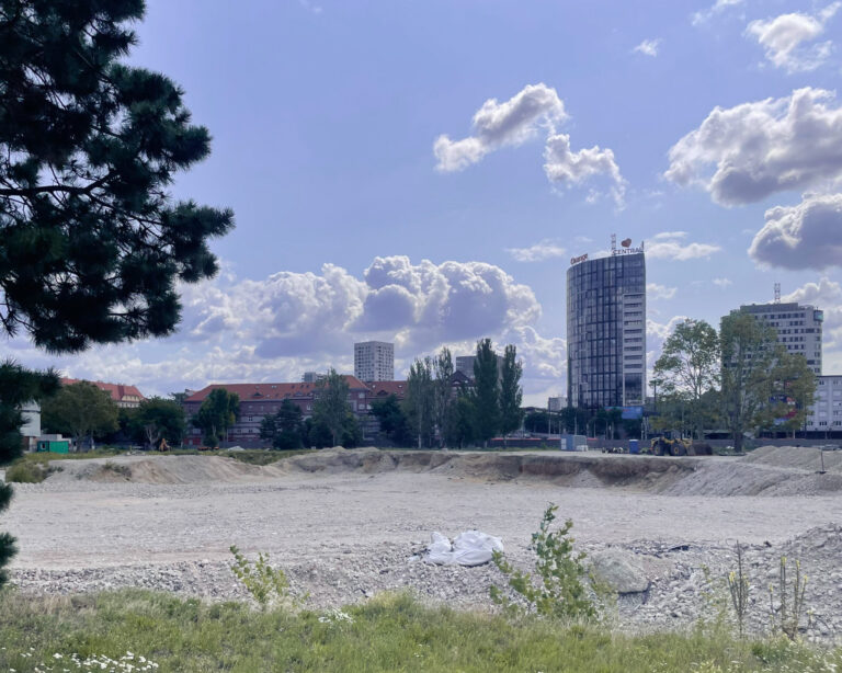 Pozemok, na ktorom bude o päť rokov stáť nový Istropolis. Foto: Miroslava Pavlíková/Štandard 