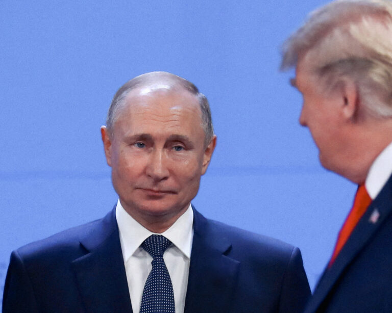 Vladimir Putin a Donald Trump v roku 2018. Foto: Marcos Brindicci/Reuters
