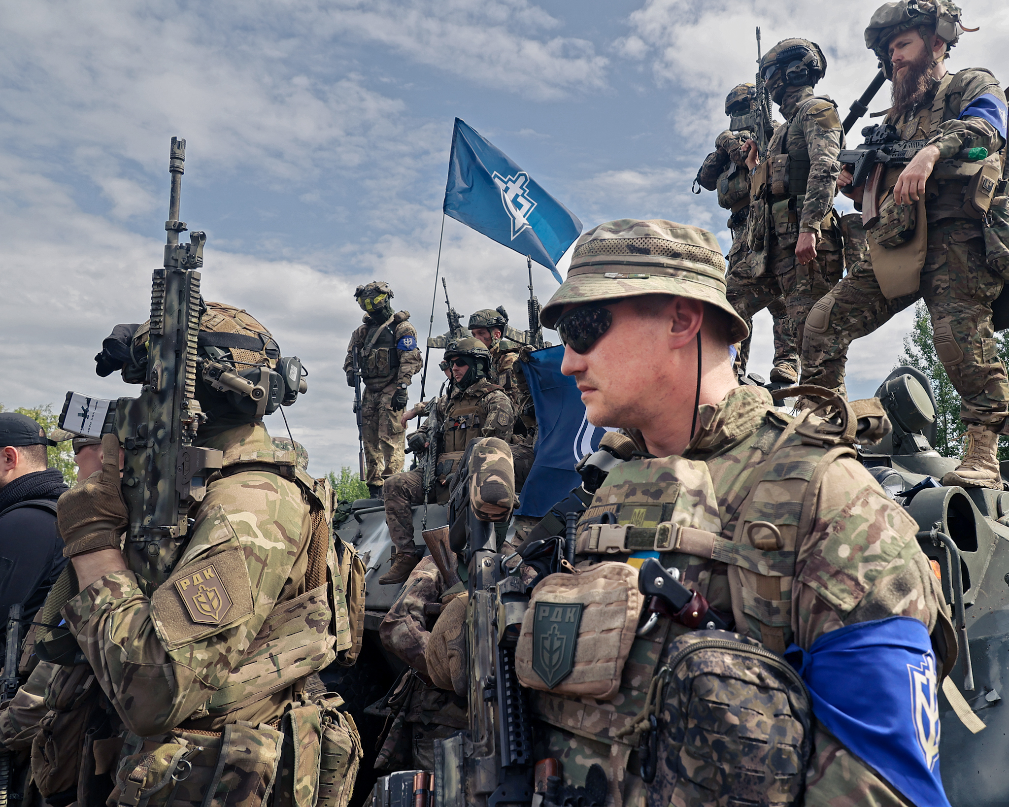 Nenávidený a velebený Ruský dobrovoľnícky zbor. Kto sú Rusi bojujúci po boku Ukrajincov?