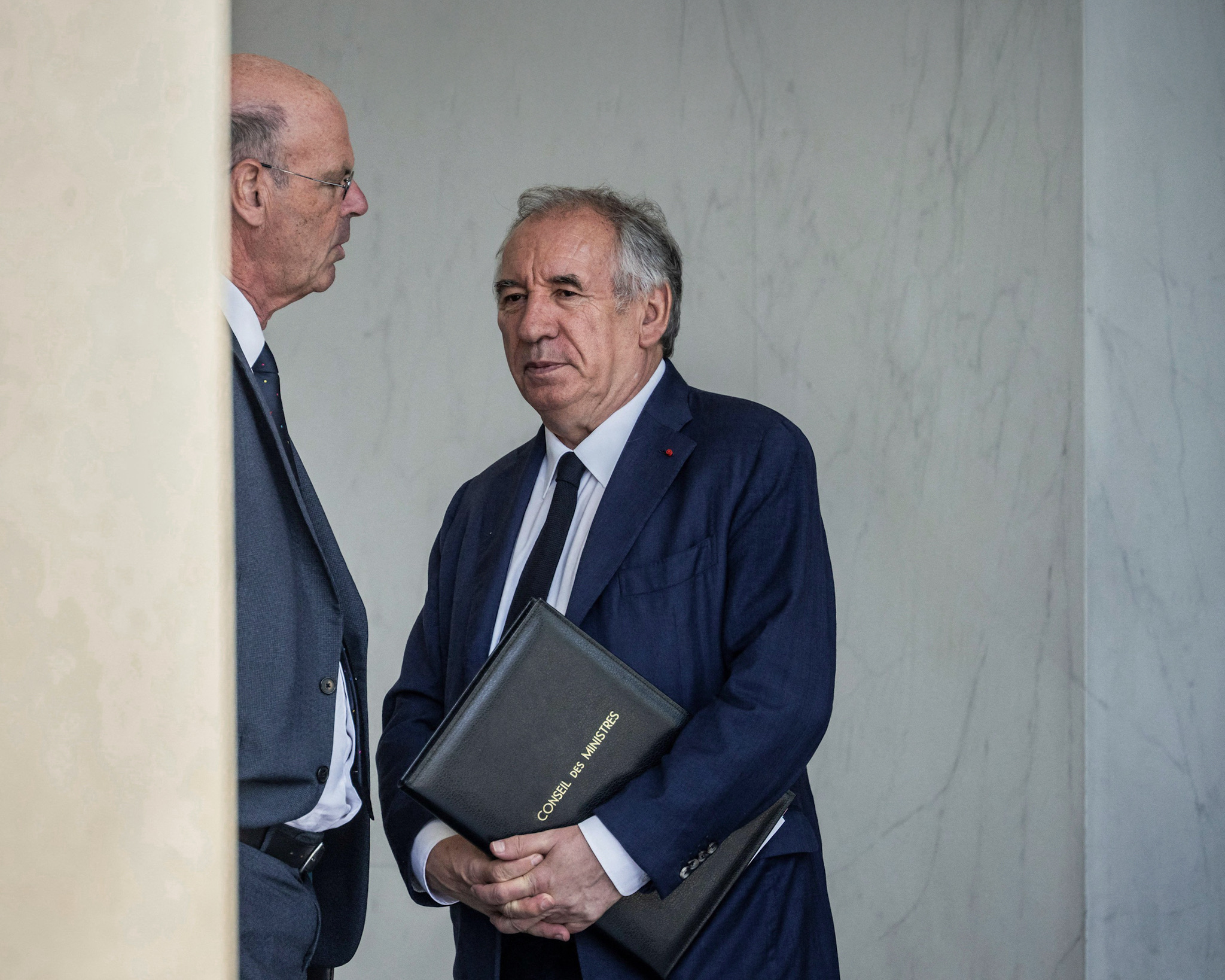 Politická kríza vo Francúzsku. Hrozí pád vlády a zásah Medzinárodného menového fondu