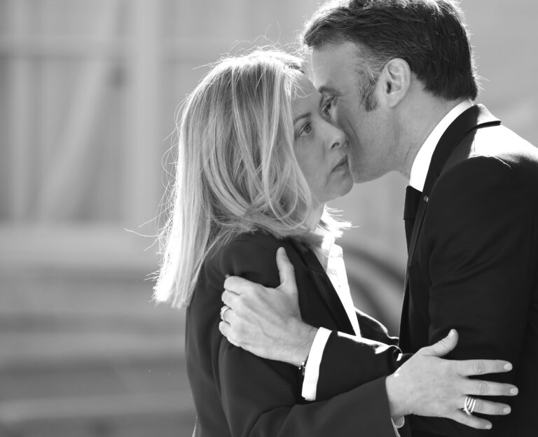 Emmanuel Macron a Giorgia Meloniová. Foto: Antoine Gyori - Corbis/Corbis via Getty Images