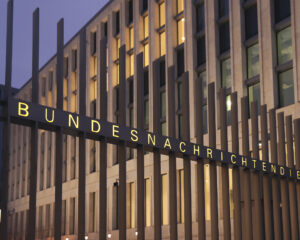 Verbot künstlicher Intelligenz bei Nachrichtendienst: Zu großes Sicherheitsrisiko