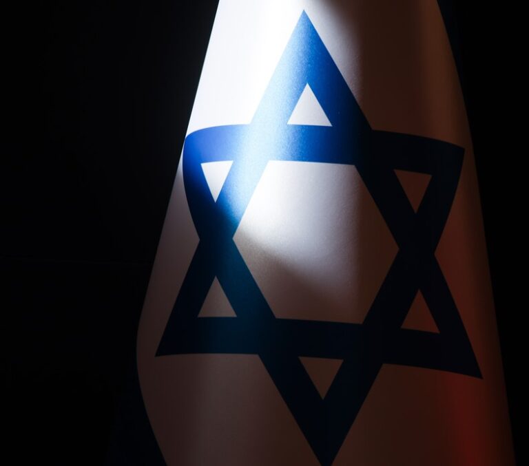 Antisemitischer Anschlag auf Zentralfriedhof: Österreicher türkischer Abstammung vor Gericht