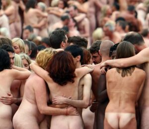 Nur nackte Besucher dürfen in das Haus der Geschichte in Stuttgart