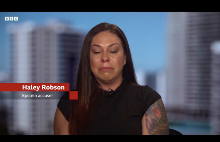 Špekulácie o milosti pre Maxwellovú sú nechutné, vraví obeť Epsteina