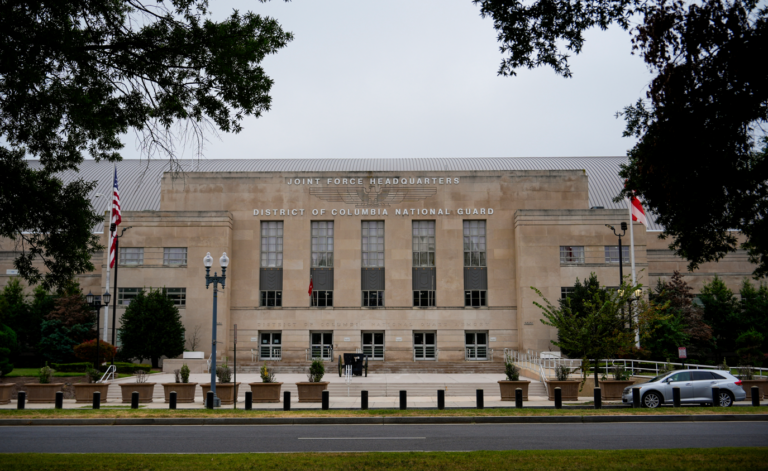 Trumpova administratíva zmobilizovala Národnú gardu vo Washingtone