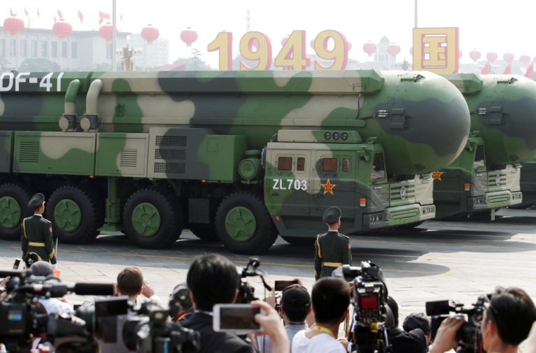 Čína odmieta „nereálnu“ žiadosť na odzbrojovacie rokovania s USA a Ruskom