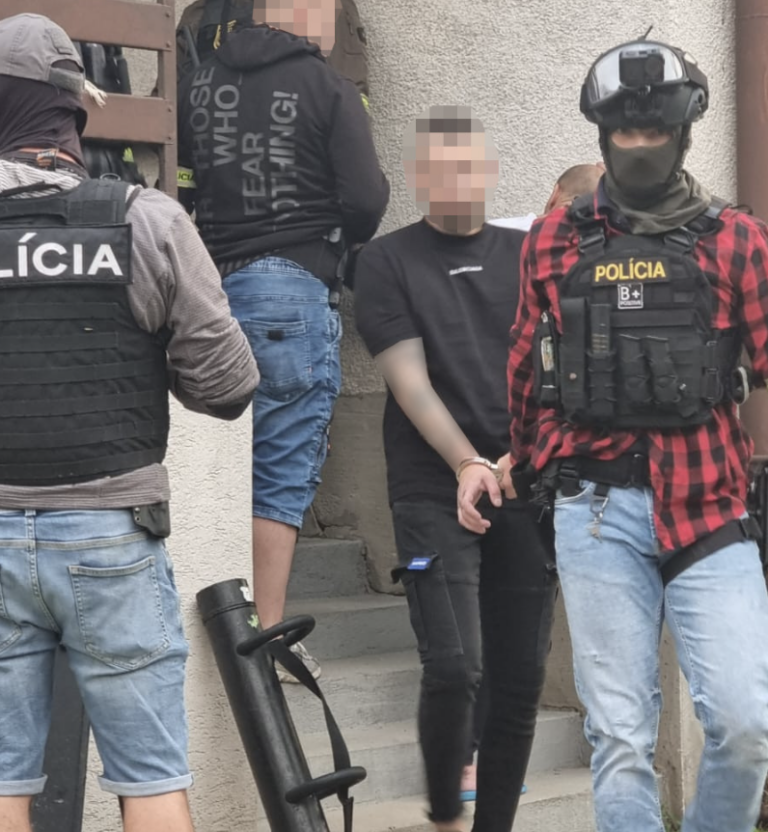 Zadržali Slováka, ktorý čelí európskym zatykačom za spreneveru i prevádzačstvo