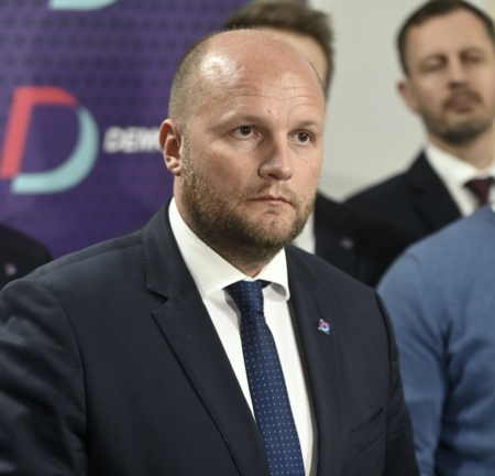 Demokrati vyzbierali podpisy na referendum o vláde