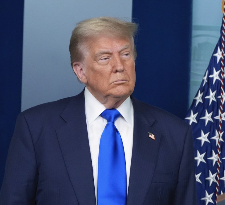 Putin ma sklamal. Na Ukrajine stráca viac vojakov, než zabíja, vyhlásil Trump