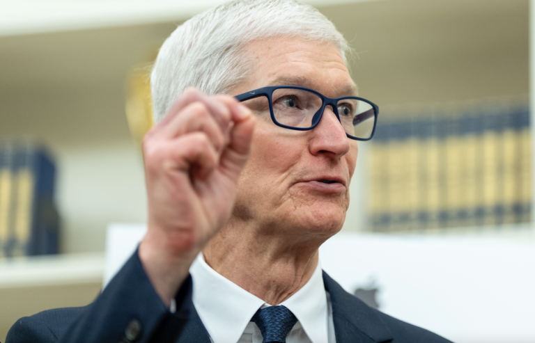 Apple zvýši investície v Spojených štátoch o sto miliárd