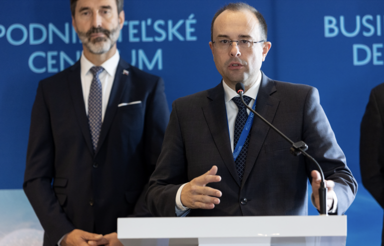 Blanár chýba na Rade Únie, Korčok hovorí o odklone k Moskve