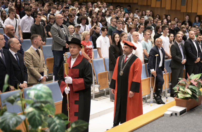 Študentská rada víta nový zákon, oceňuje najmä prax miesto diplomovej práce