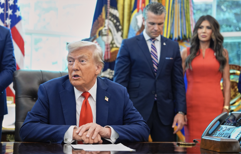 Trump údajne plánuje premenovať ministerstvo obrany na ministerstvo vojny