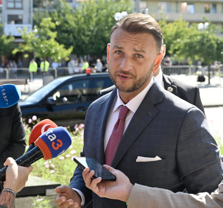 Šutaj Eštok ostro o účasti Rakušana na proteste: Neprišiel podporiť všetkých