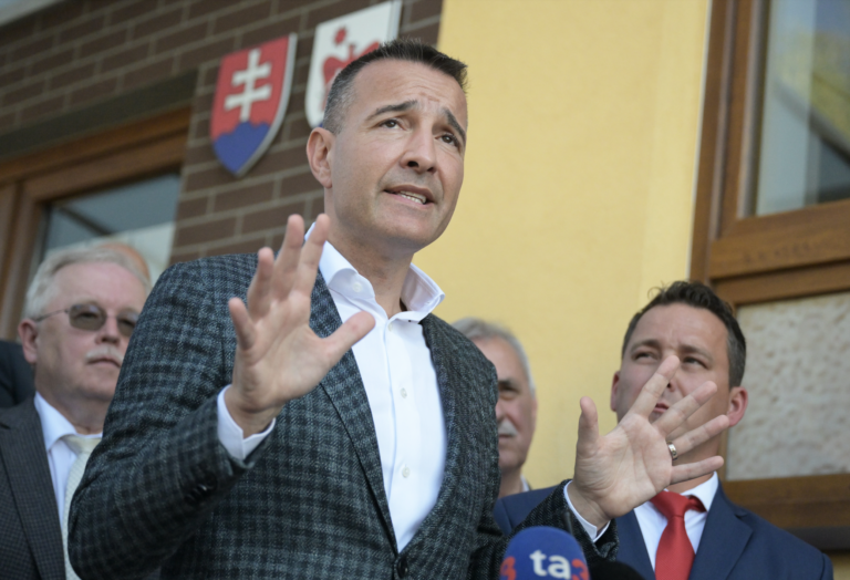 Drucker: Richnava dostane výnimku, deti zatiaľ zostanú v dvojzmene