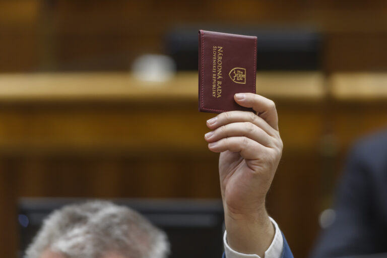 Preukaz poslanca Národnej rady SR. Foto: Jaroslav Novák/TASR