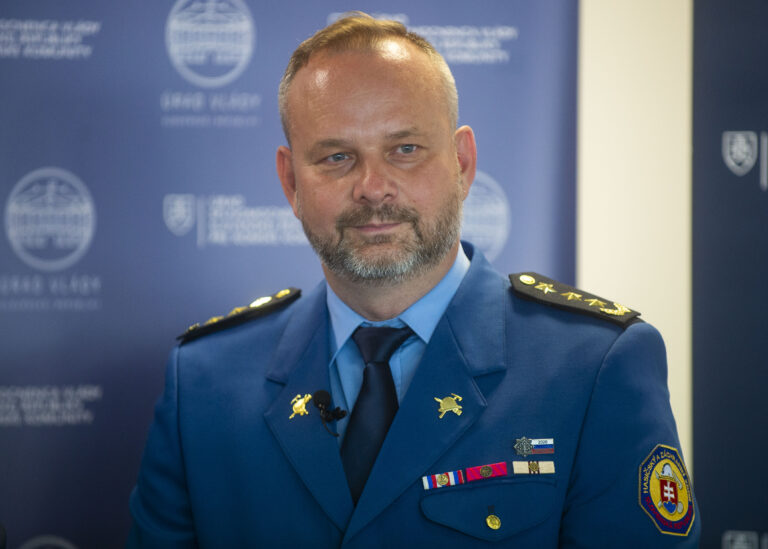 Do konca roka pribudne 40 nových hasičských vozidiel, oznámil Mifkovič