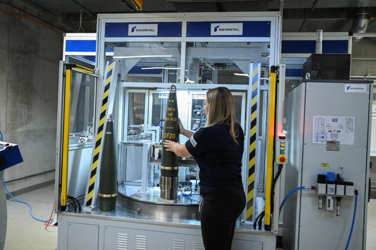 Bulharsko po dohode s nemeckou zbrojovkou postaví muničnú továreň