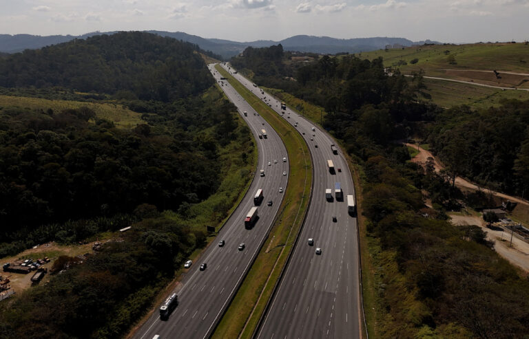 Solárna hrozba? USA zisťujú prítomnosť tajných zariadení v diaľničných systémoch