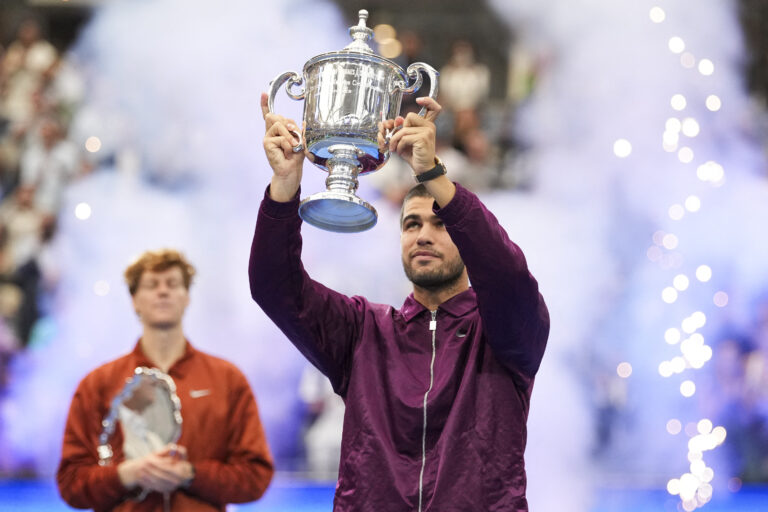 Alcaraz druhýkrát zvíťazil na US Open, Sinnerova šnúra sa skončila