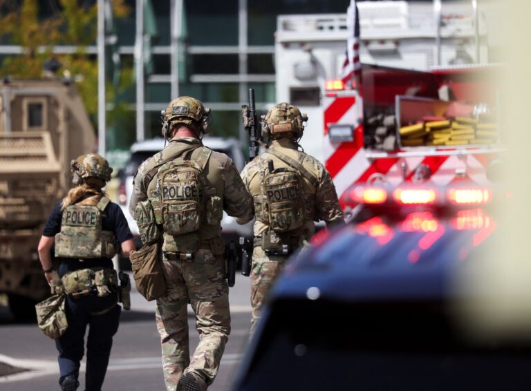 V Haagu zasahovala polícia na proteste proti migrácii, použila vodné delo