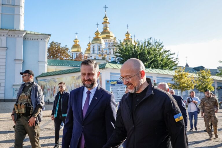 Ukrajina plánuje nasadiť až tisíc obranných dronov denne