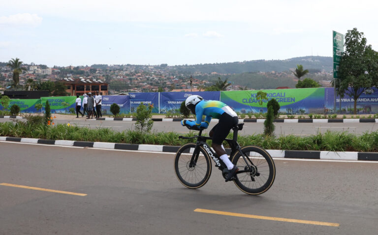 Majstrovstvá sveta v časovke: Evenepoel suverénne obhájil titul