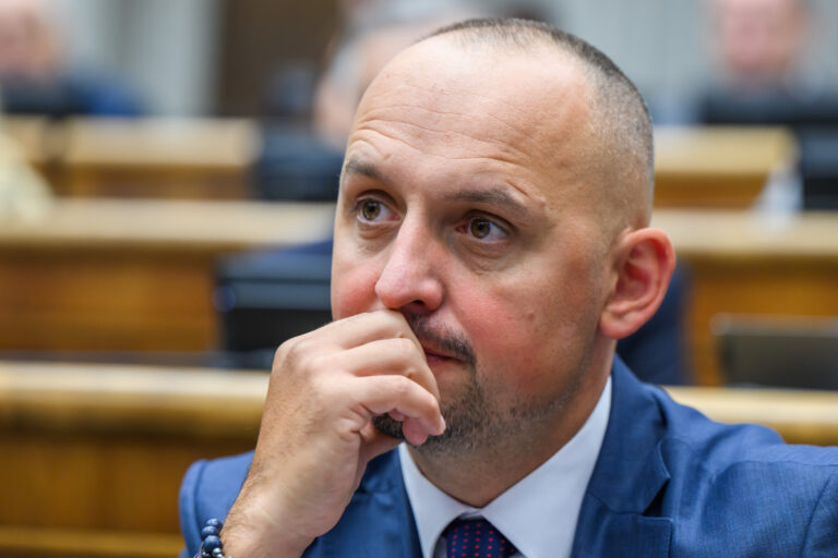 Majerský podáva žalobu na Gašpara pre obvinenia z korupcie