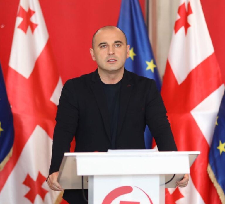 V Gruzínsku zatkli opozičného lídra Chabeišviliho, volal po „mierovej revolúcii“