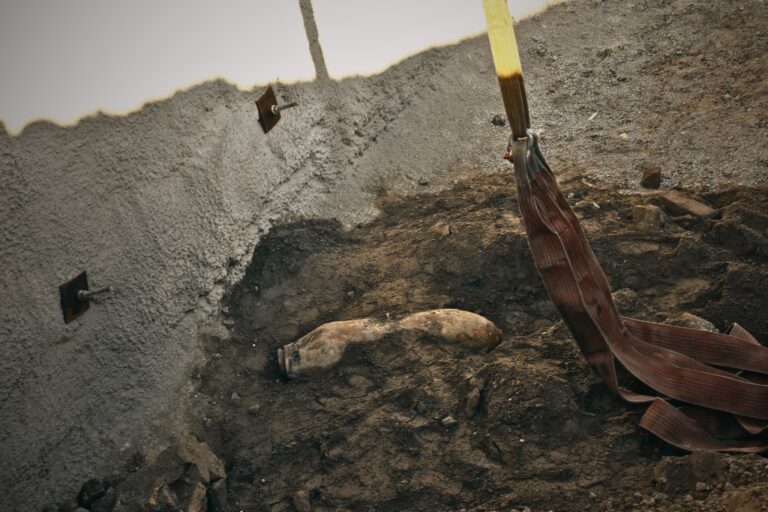 Leteckú bombu nájdenú v centre Bratislavy už pyrotechnici znefunkčnili