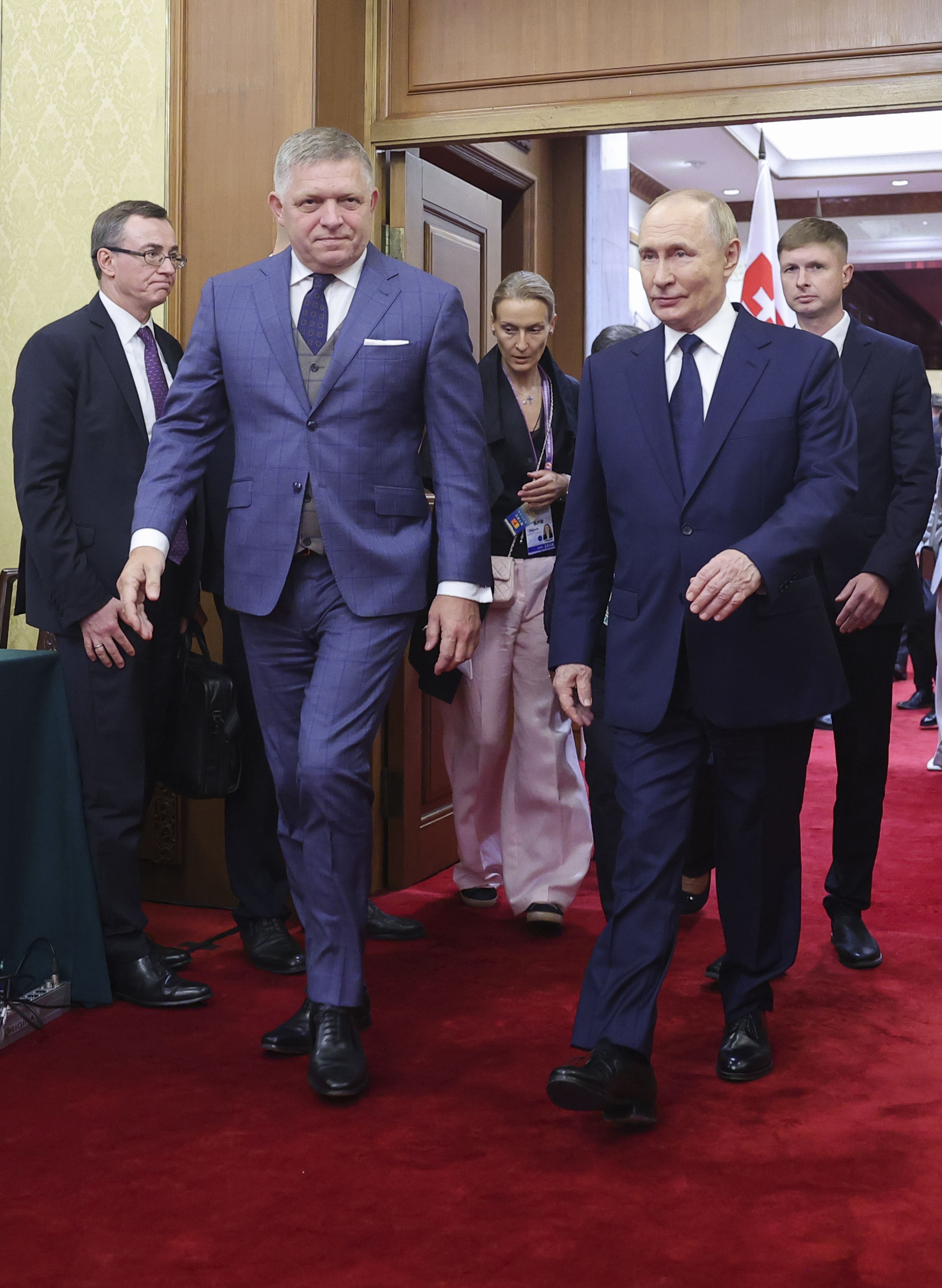 O žabách a Ficovi v Číne