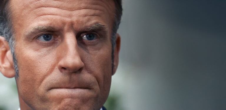 Macron faces accusations against the prime minister over manipulation and isolation