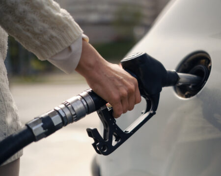 Ropa je v súčasnosti lacná. Čo však nafta?