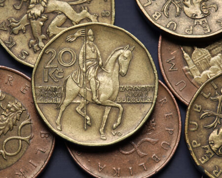 Vysoké úroky lákajú investorov: česká koruna a forint sú v čele aktuálnych menových víťazov