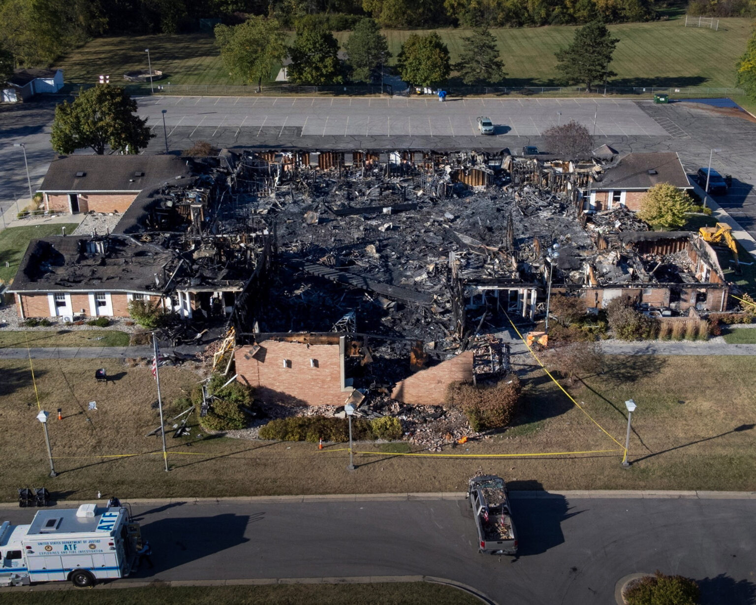Trosky kostola Michigane po streľbe a podpálení. Foto: Mandi Wright/REUTERS