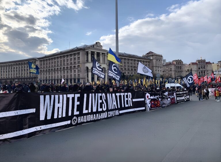 Pochod White Lives Matter (WLM) v Kyjeve v roku 2020. Foto: Hist. Española/X