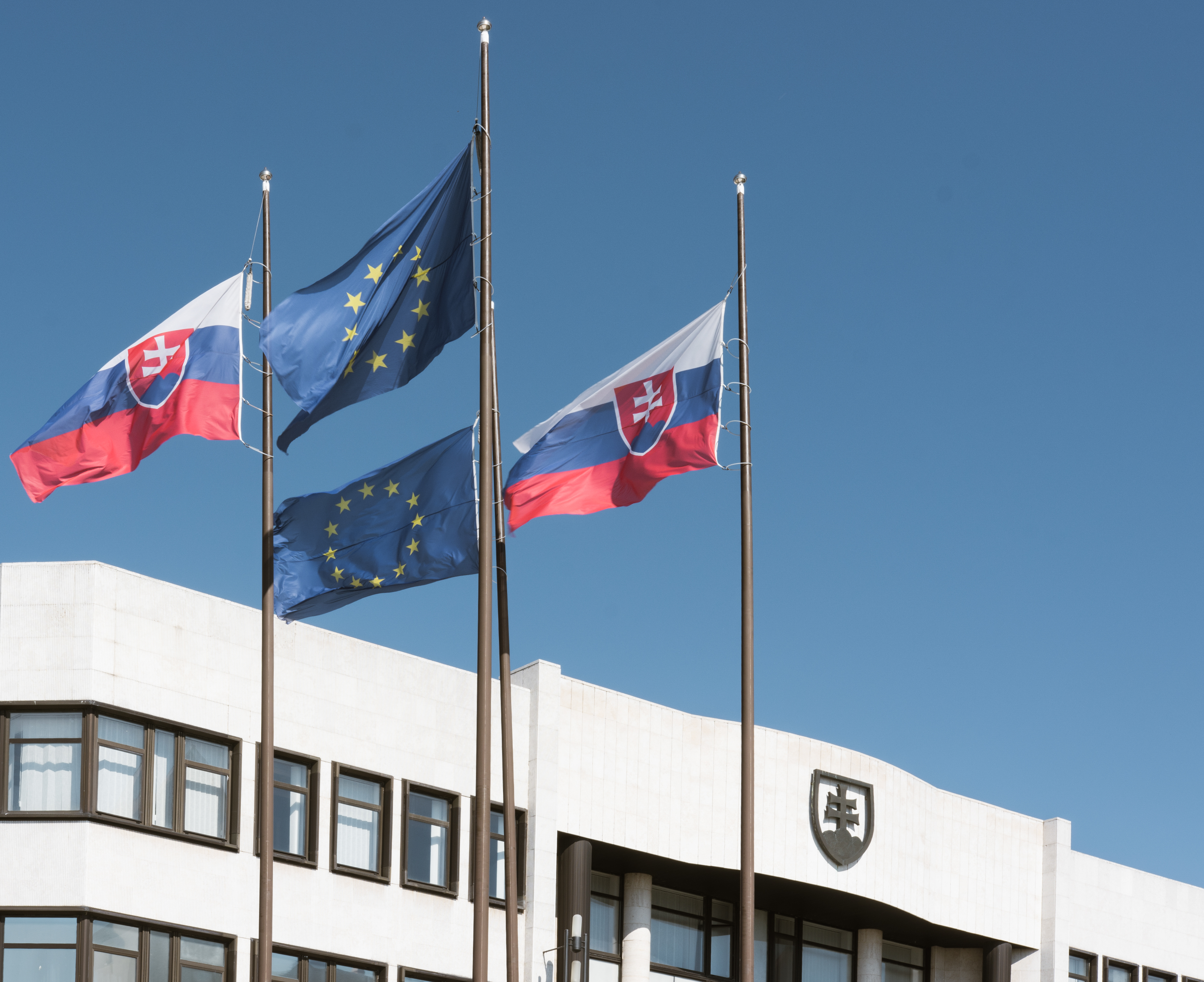 Slovensko stráca rezervu. Dlh rastie, ďalšia kríza môže priniesť tvrdšie škrty a vyššie dane