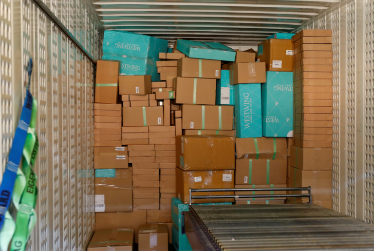 Poštové zásielky do USA klesli o 80 percent od platnosti nových ciel