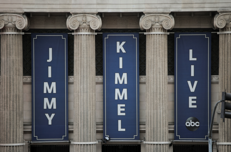 ABC pozastavila reláciu Jimmyho Kimmela po výrokoch o smrti Kirka