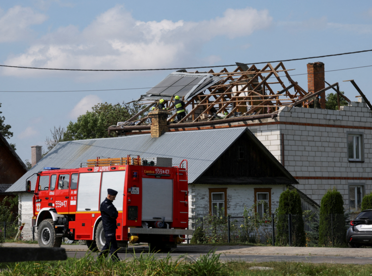 Poľská raketa zrejme zasiahla dom počas útoku ruských dronov, uviedol minister